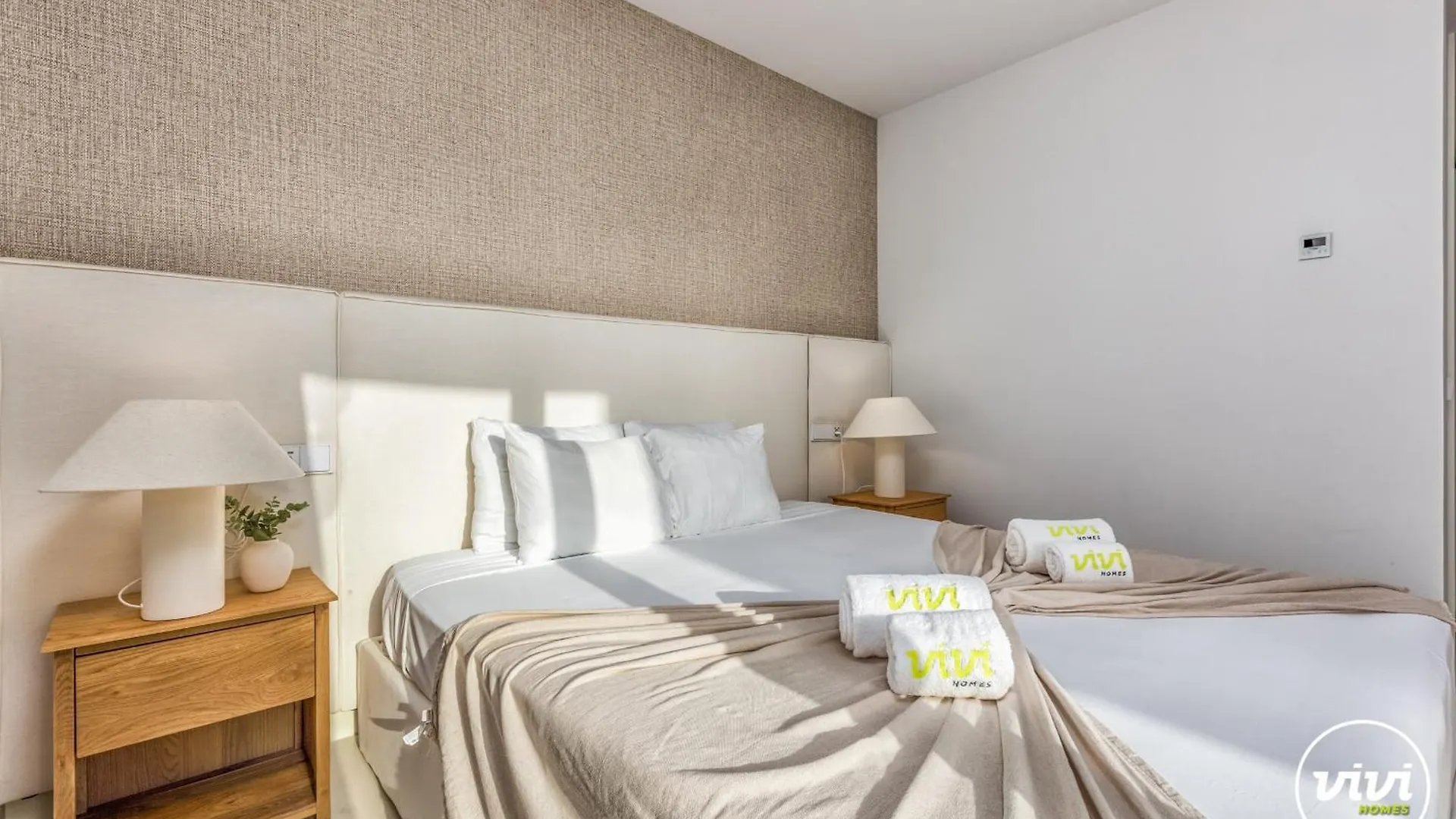 Vivi Homes - Terra Higueron Luxury, Terrace & Pool Fuengirola Apartment