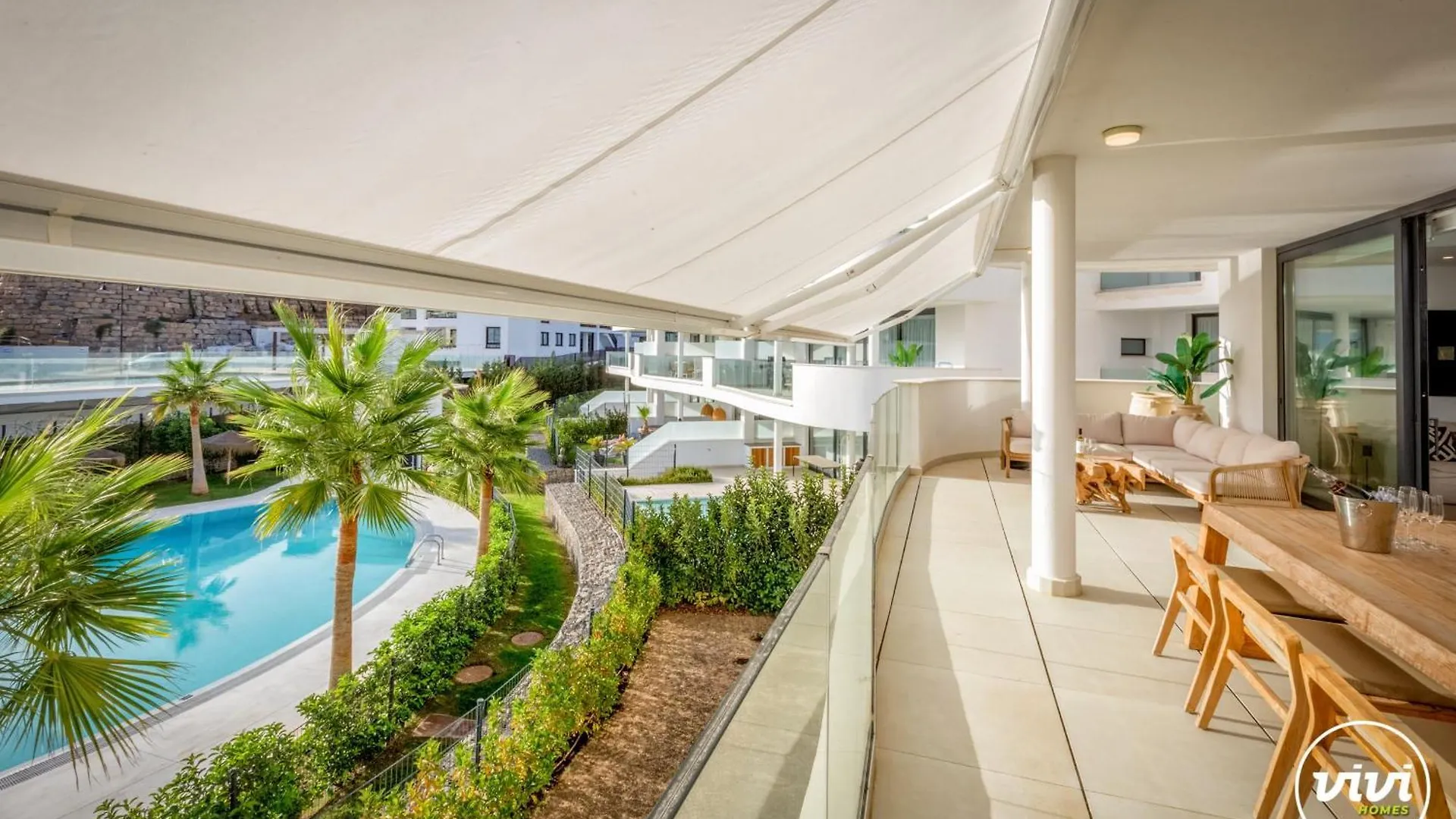 Vivi Homes - Terra Higueron Luxury, Terrace & Pool Fuengirola Apartment
