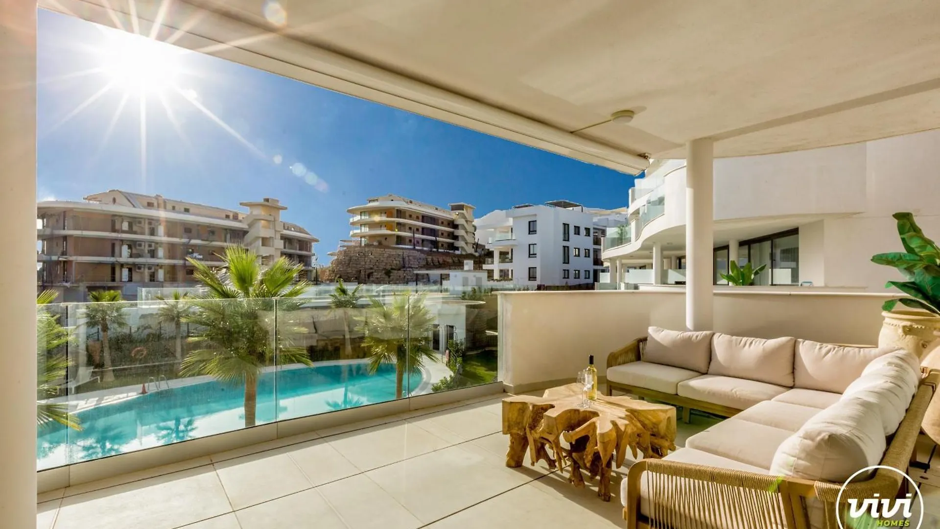 Vivi Homes - Terra Higueron Luxury, Terrace & Pool Fuengirola 0*,